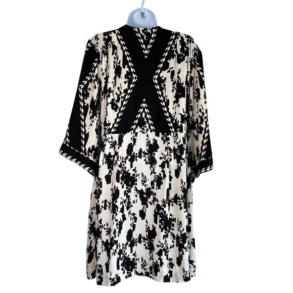 CAbi X-Factor Dress Black White Size Medium Spring‎ 2023 Work Party Cocktails - Picture 2 of 7